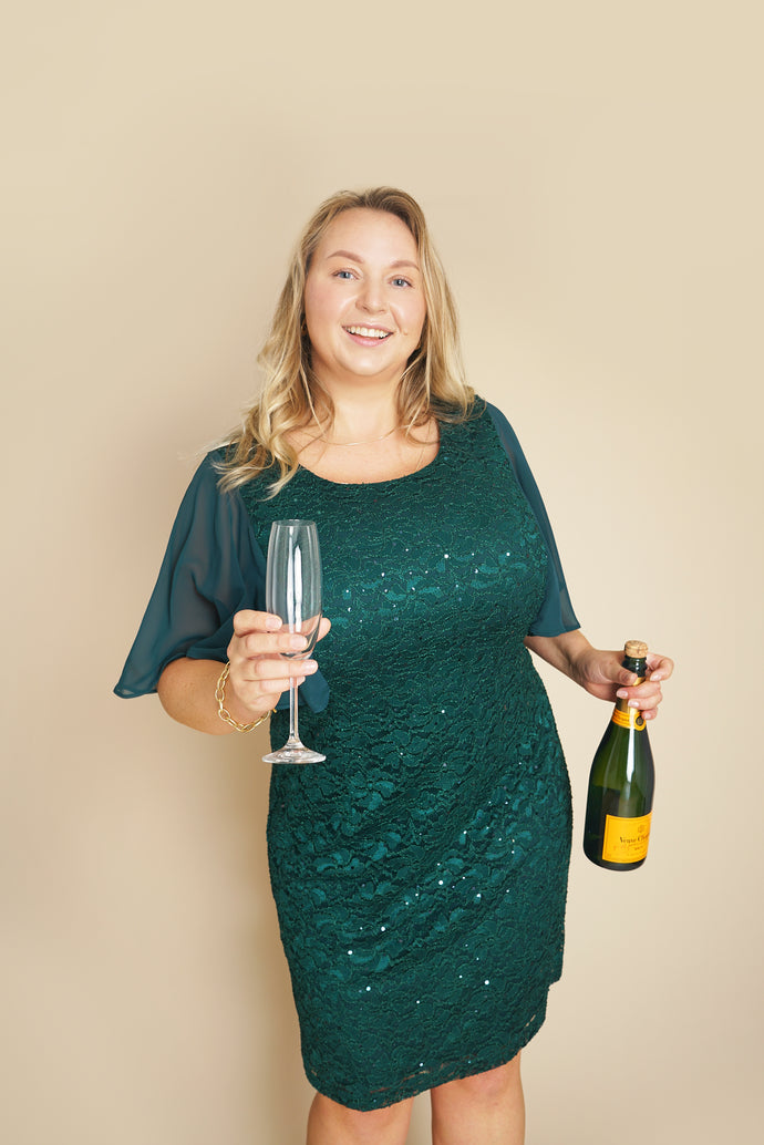 What To Wear When You're Hosting A Holiday Party | Connected Apparel What To Wear When You're Hosting A Holiday Party | Connected Apparel